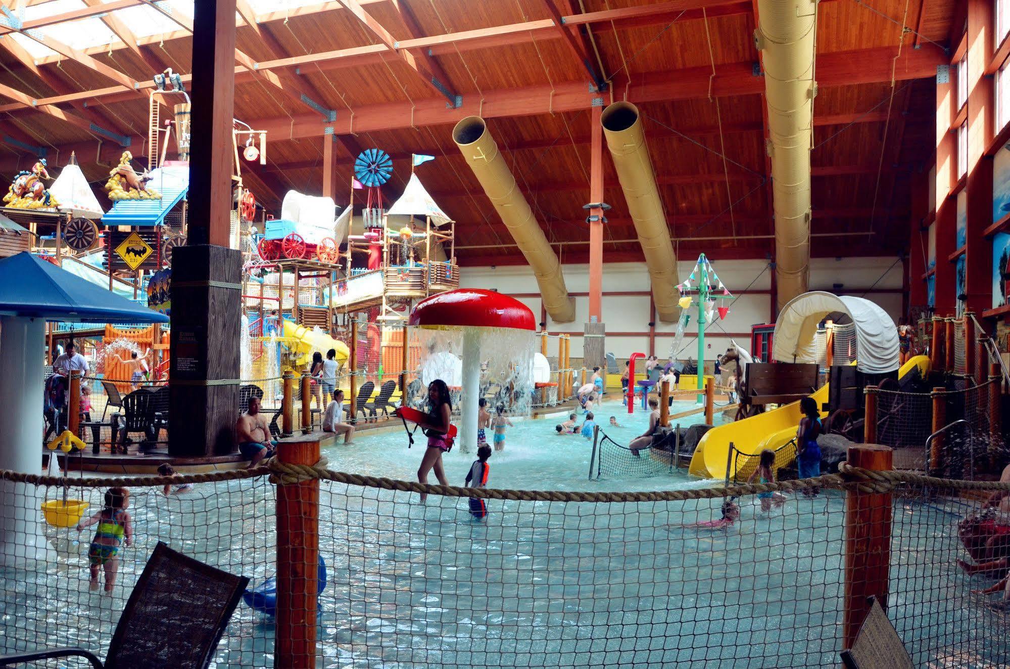 Fort Rapids Indoor Waterpark Resort Columbus Bagian luar foto